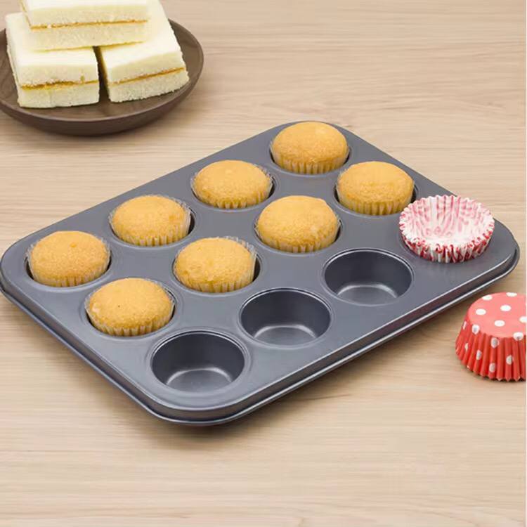 Nonstick 12 hole cupcake baking tin