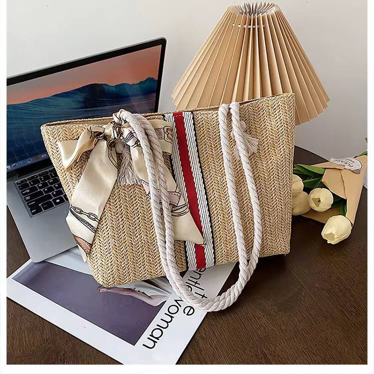 Chic fashion straw tote bag