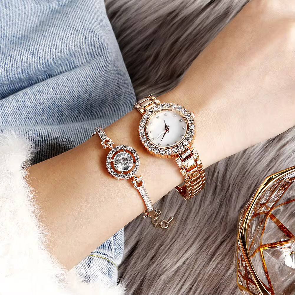Classy Ladies watch+ Bracelet set