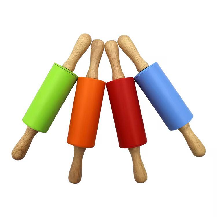 Dough maker/rolling pin