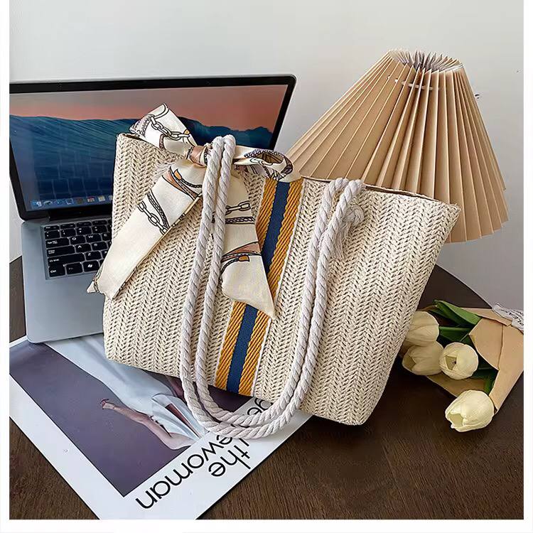 Chic fashion straw tote bag