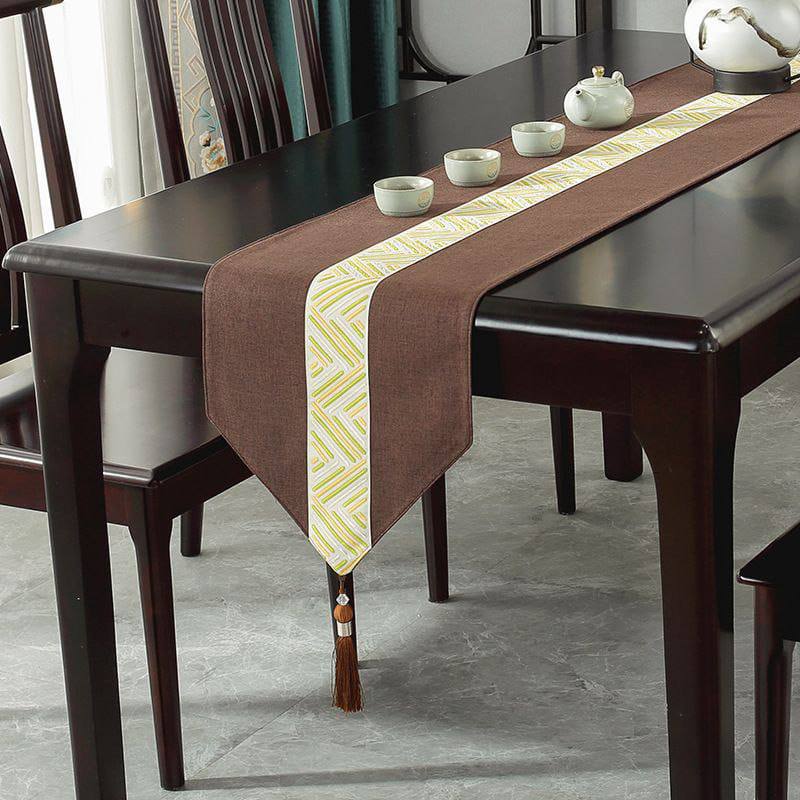 Table runner.