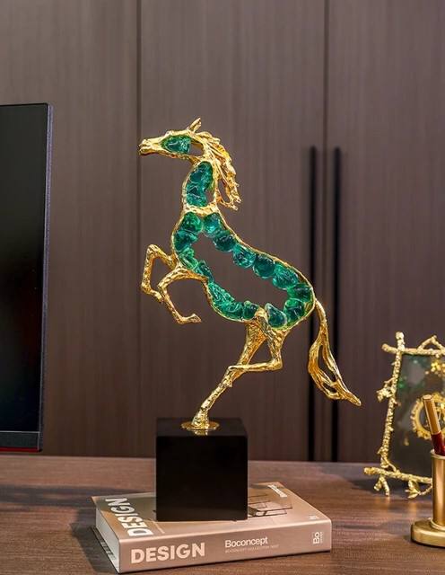 Luxury Modern crystal horse statue sculpture, spar handicraft ornaments,
