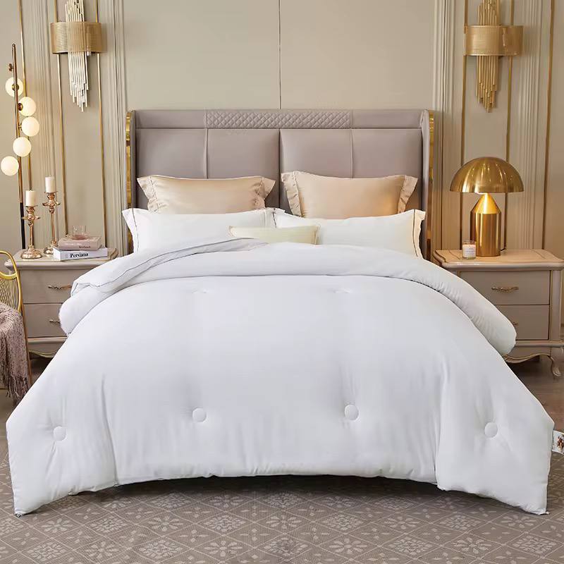Premium quality duvet
Size: 6*6 200*220cm