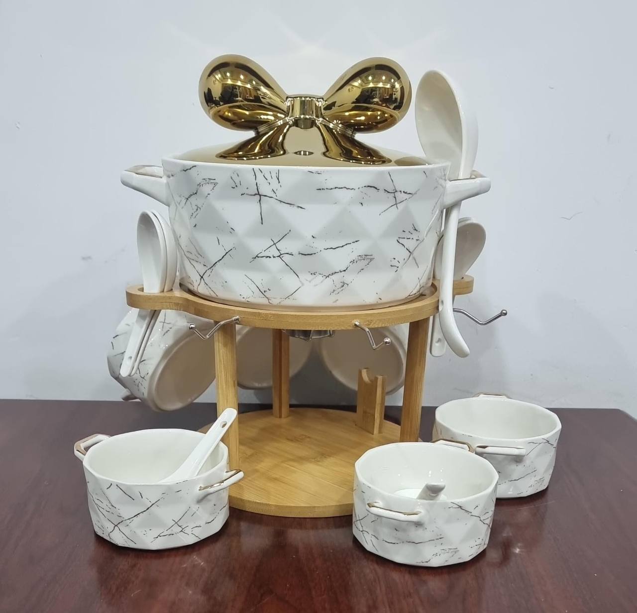 JC7572 set of 6 ceramic marble-like soup bowls 1 soup touren on bamboo base + burner
