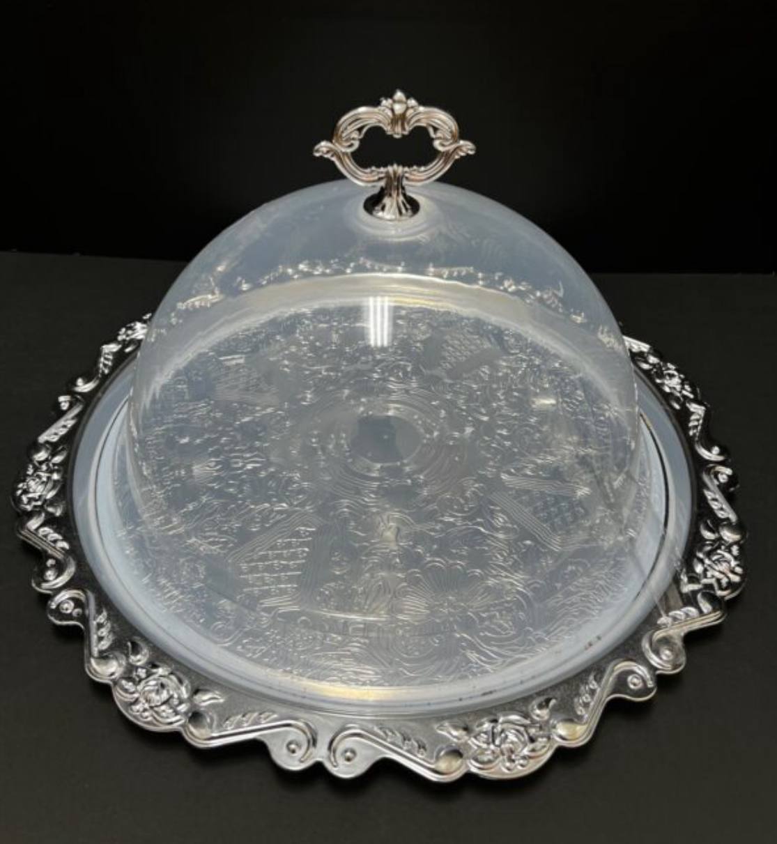 Food cover with tray