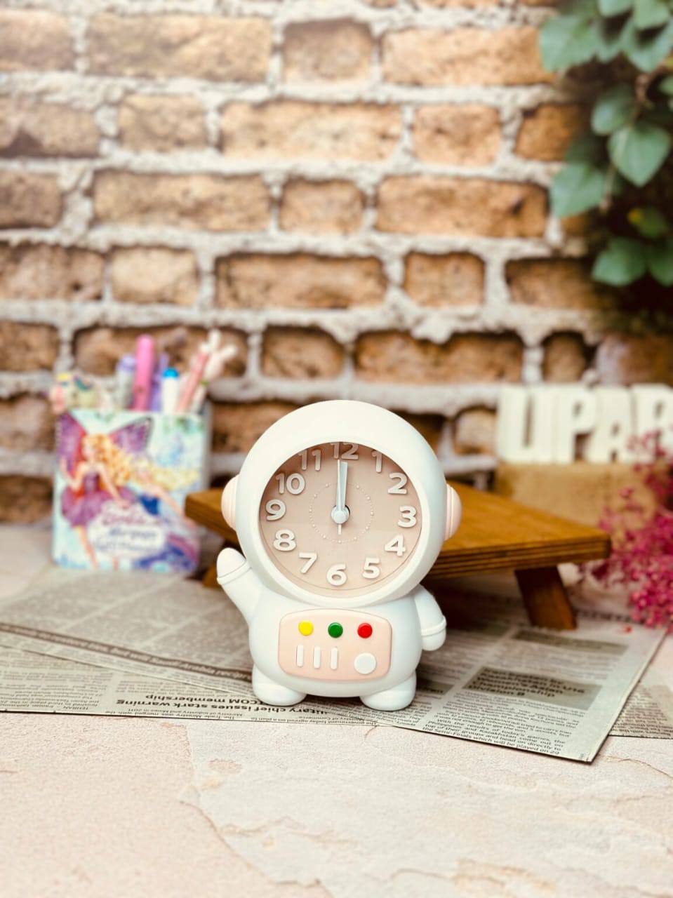 Creative Astronaut Student Bedside Alarm Clock,