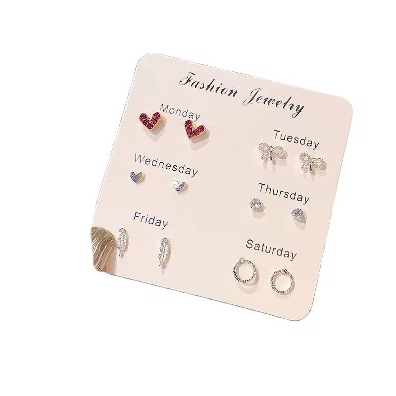 *Fashion Heart Stud Earings