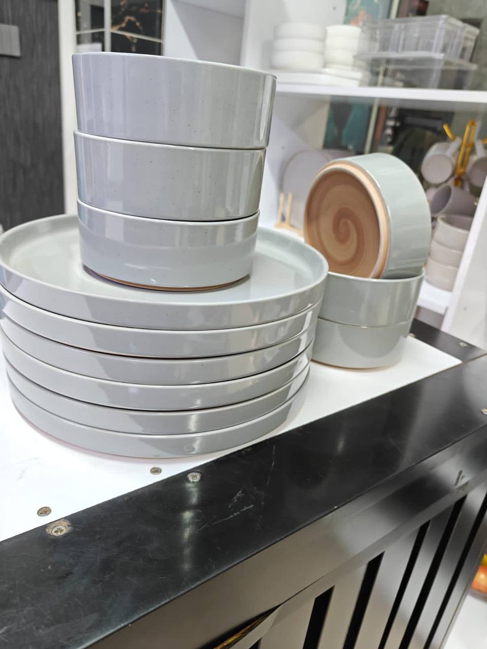premium quality bowls and plates set