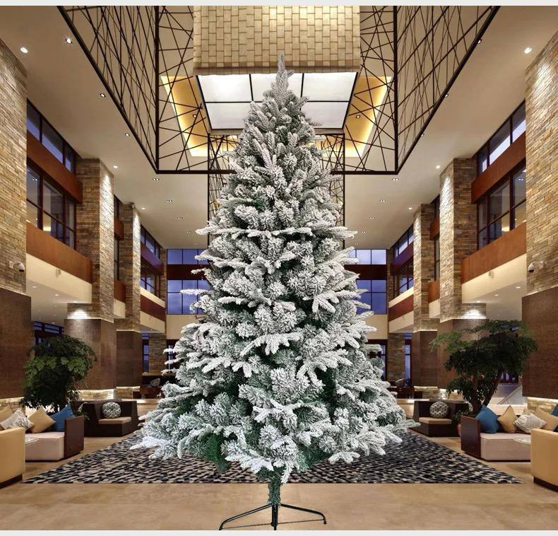 SNOW FLOCKED CHRISTMAS TREE π
high quality with 2000 leaves