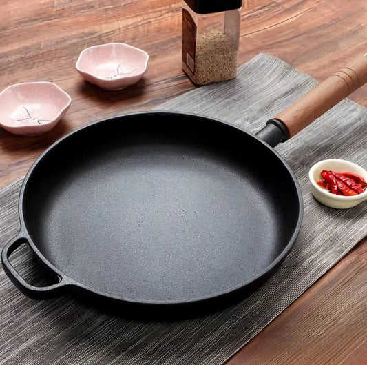 Thickened cast iron frying pan with bamboo lid