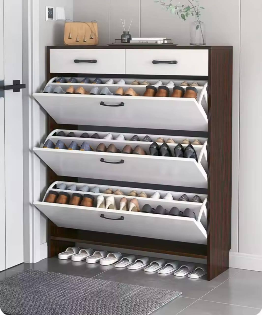 Bucket flip shoe rack