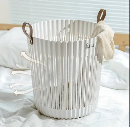 Large capacity laundry/storage basket