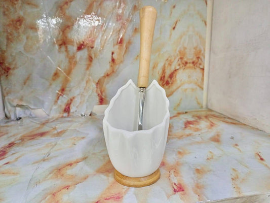 Ceramic spoon rest