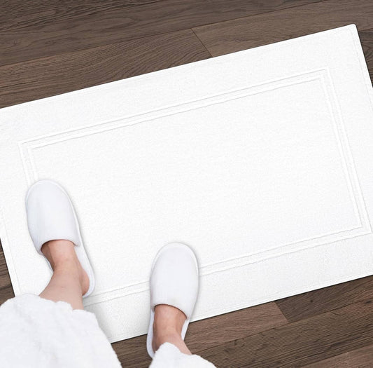 WHITE BATH MATS