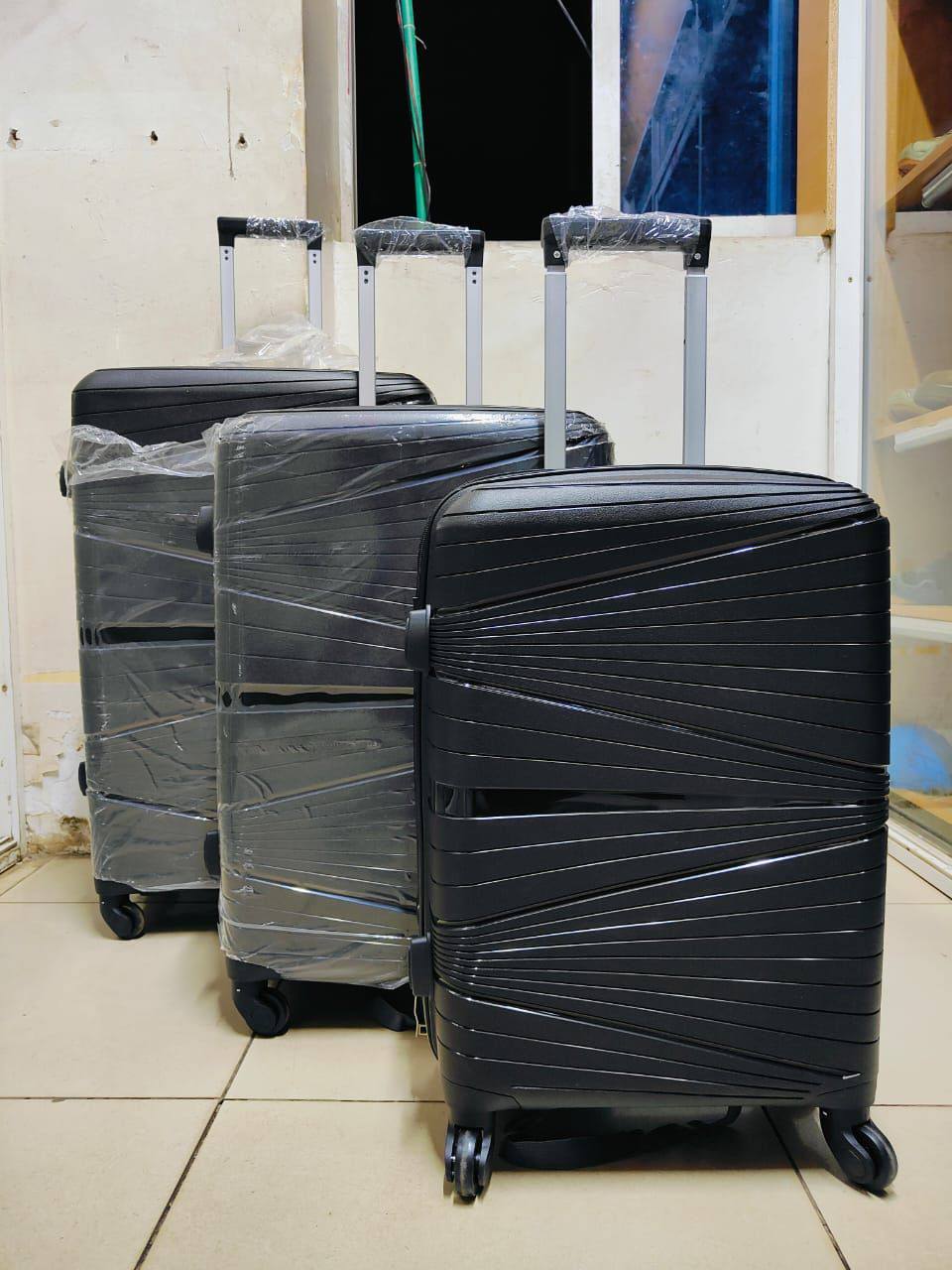 3 in 1 Luxurious Unbreakable PP Suitcases