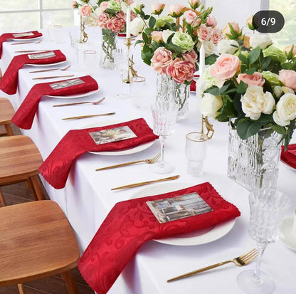 Themed dinning napkins 
Red
Green 
White
