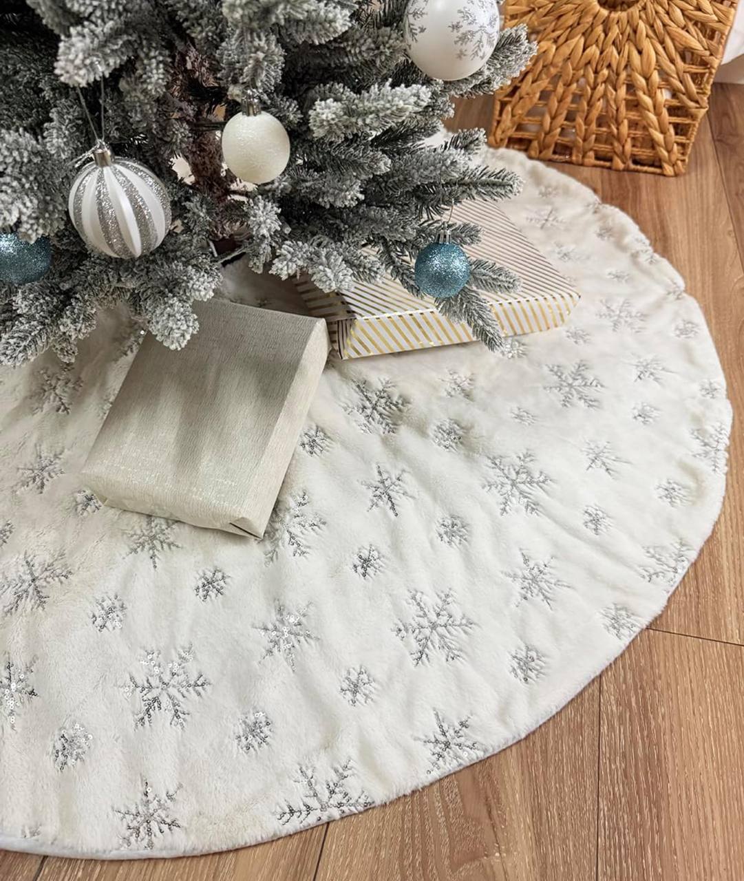 Christmas tree skirt