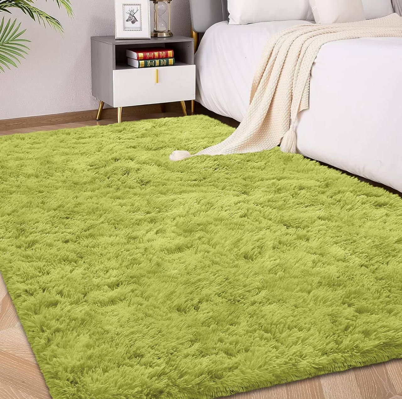 PLAIN  FLUFFY CARPETS