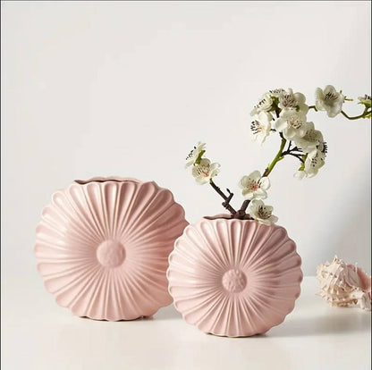 A pair plastic vase without flower