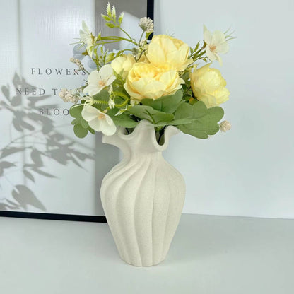 French High-End Retro Art Decoration White Petal Shaped Ceramic Vase