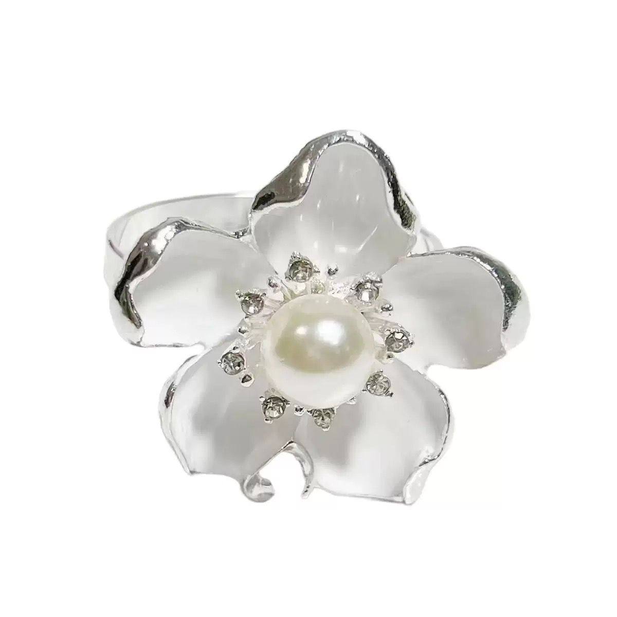 Luxurious Napkin rings
Available in 3 designs
6pcs