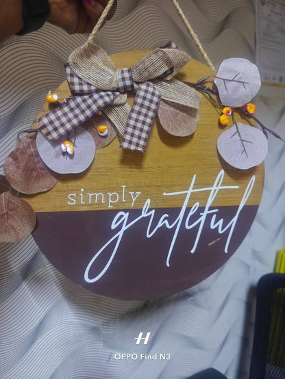Round wooden wreath decor