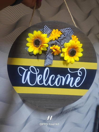 Round wooden wreath decor