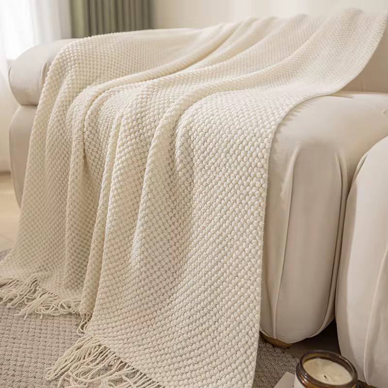 Knitted throw blanket