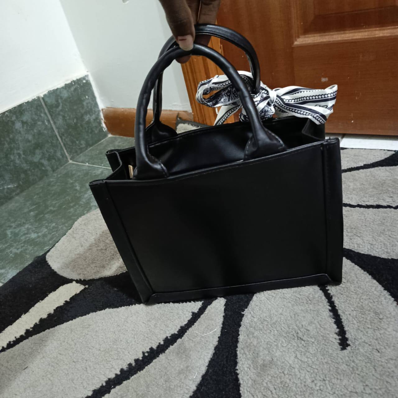 Fashionable summer handheld bag