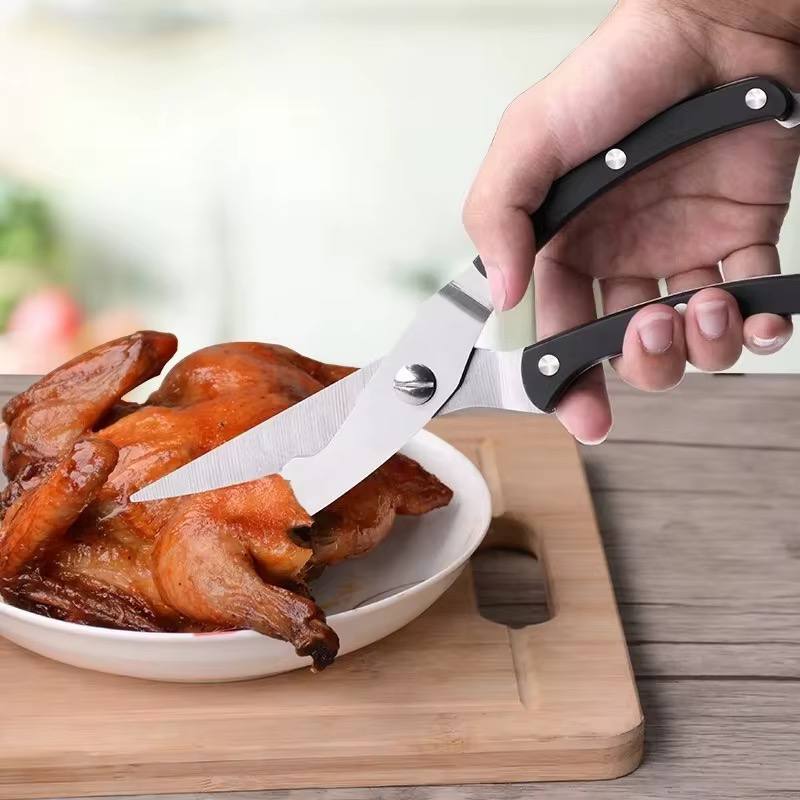 Multi-purpose scissors for kitchen