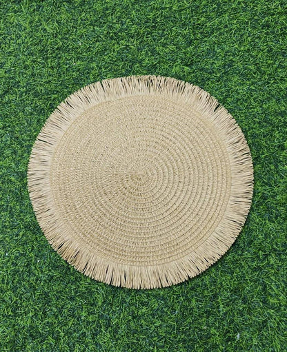 Luxurious woven round rattan Table mats/placemat
Size: 38cms
Colour: Dark brown, light brown and cream white 
6pcs