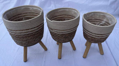 Kiondo planters with stand