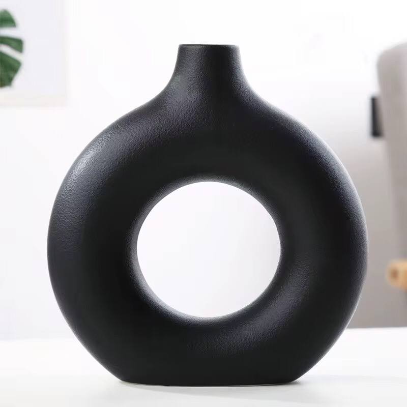 Doughnut-shape flower vase