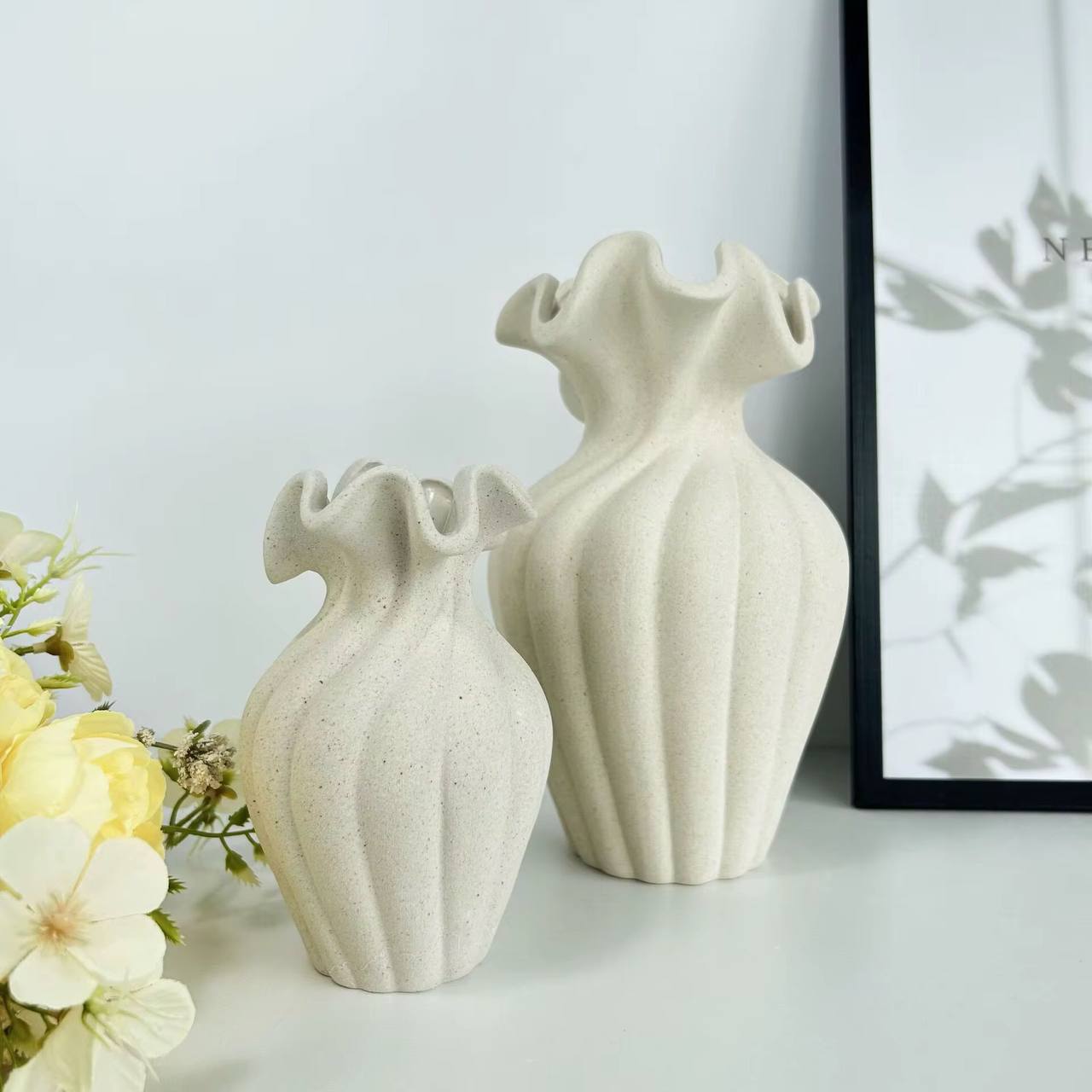 French High-End Retro Art Decoration White Petal Shaped Ceramic Vase