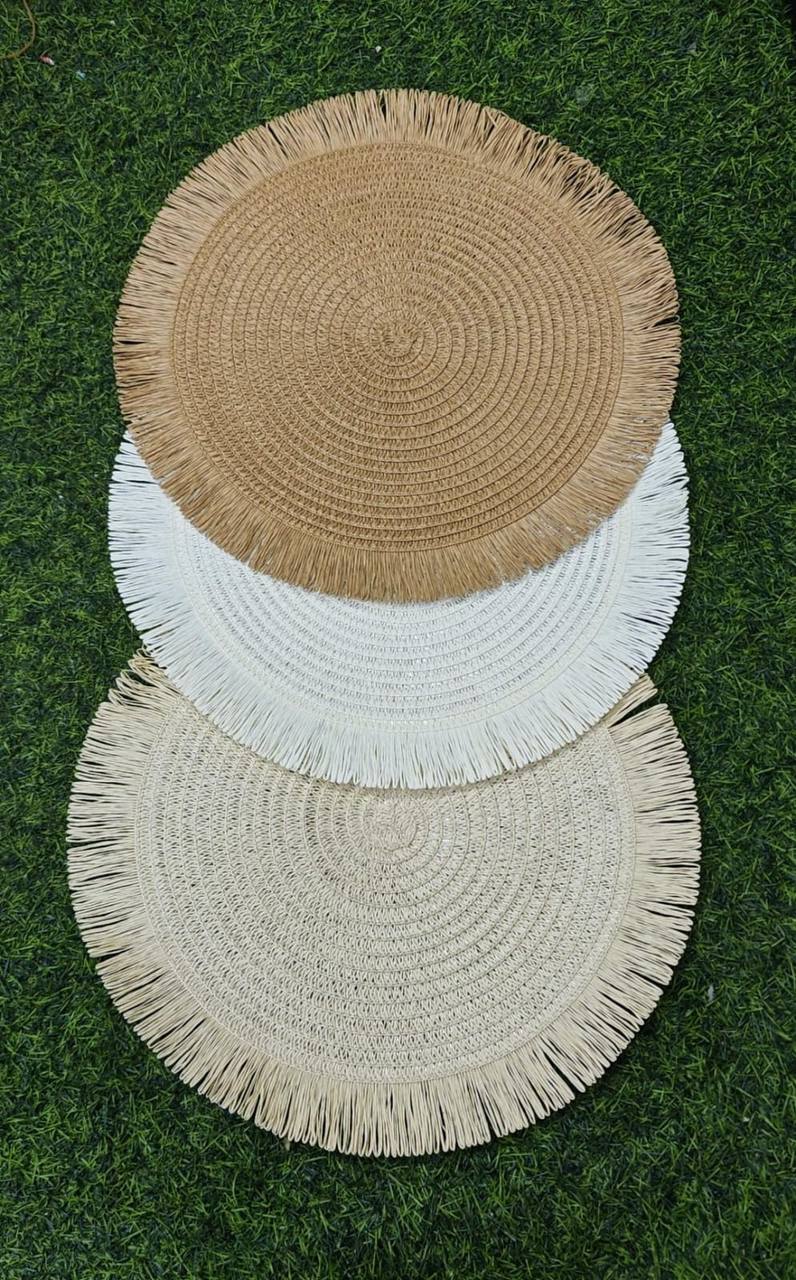 Luxurious woven round rattan Table mats/placemat
Size: 38cms
Colour: Dark brown, light brown and cream white 
6pcs