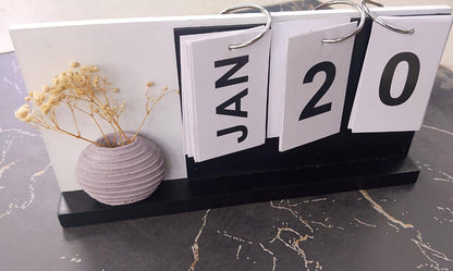 Table top decor Date stand calendar 24x12cm