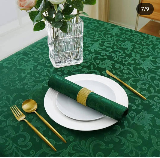 Themed dinning napkins 
Red
Green 
White