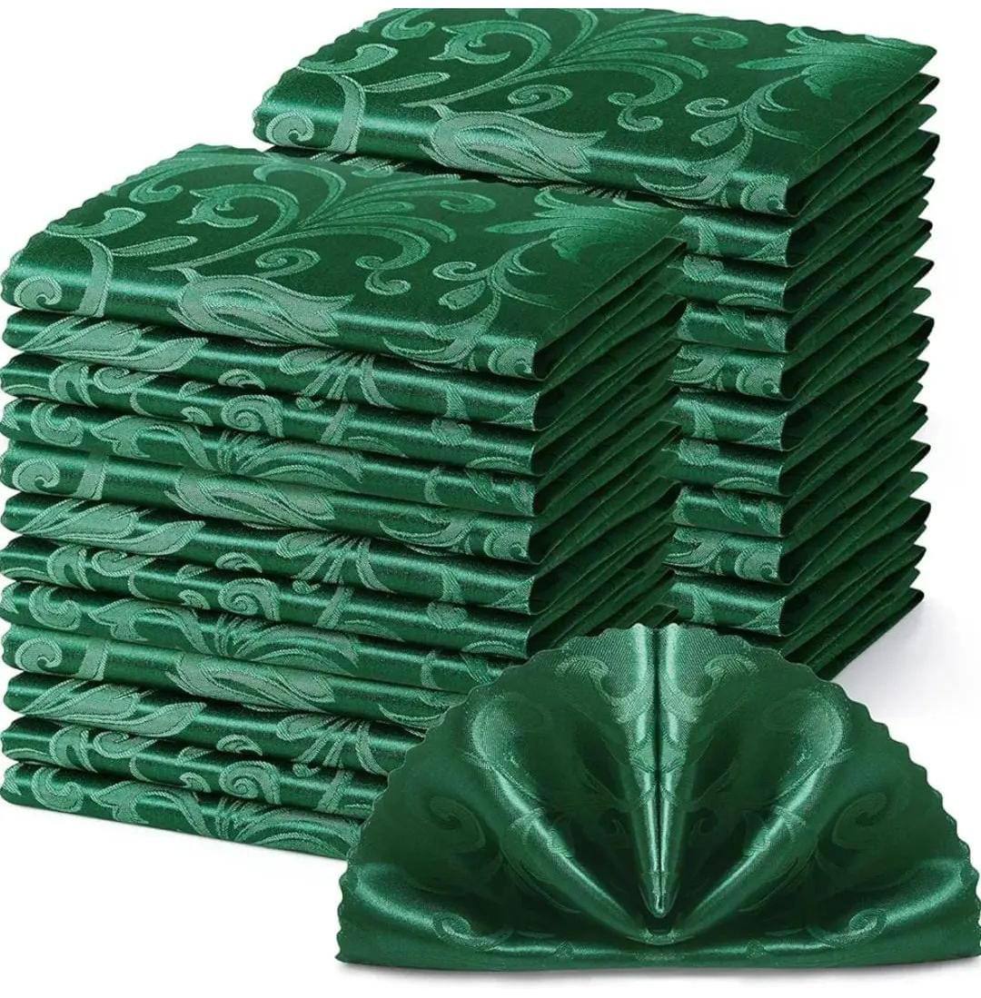 Themed dinning napkins 
Red
Green 
White