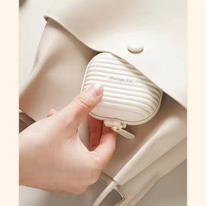 Portable pill storage case