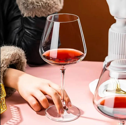 Long stem luxurious wine glasses
Clear.