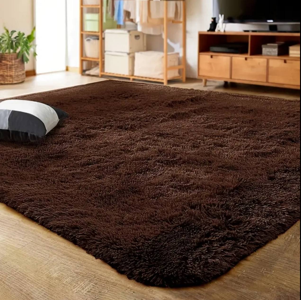 PLAIN  FLUFFY CARPETS
