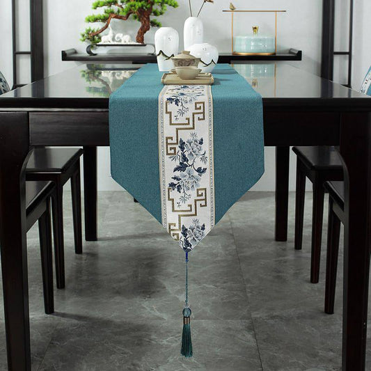 Table runner.