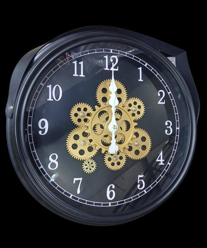 Rotating moving gear wall clock