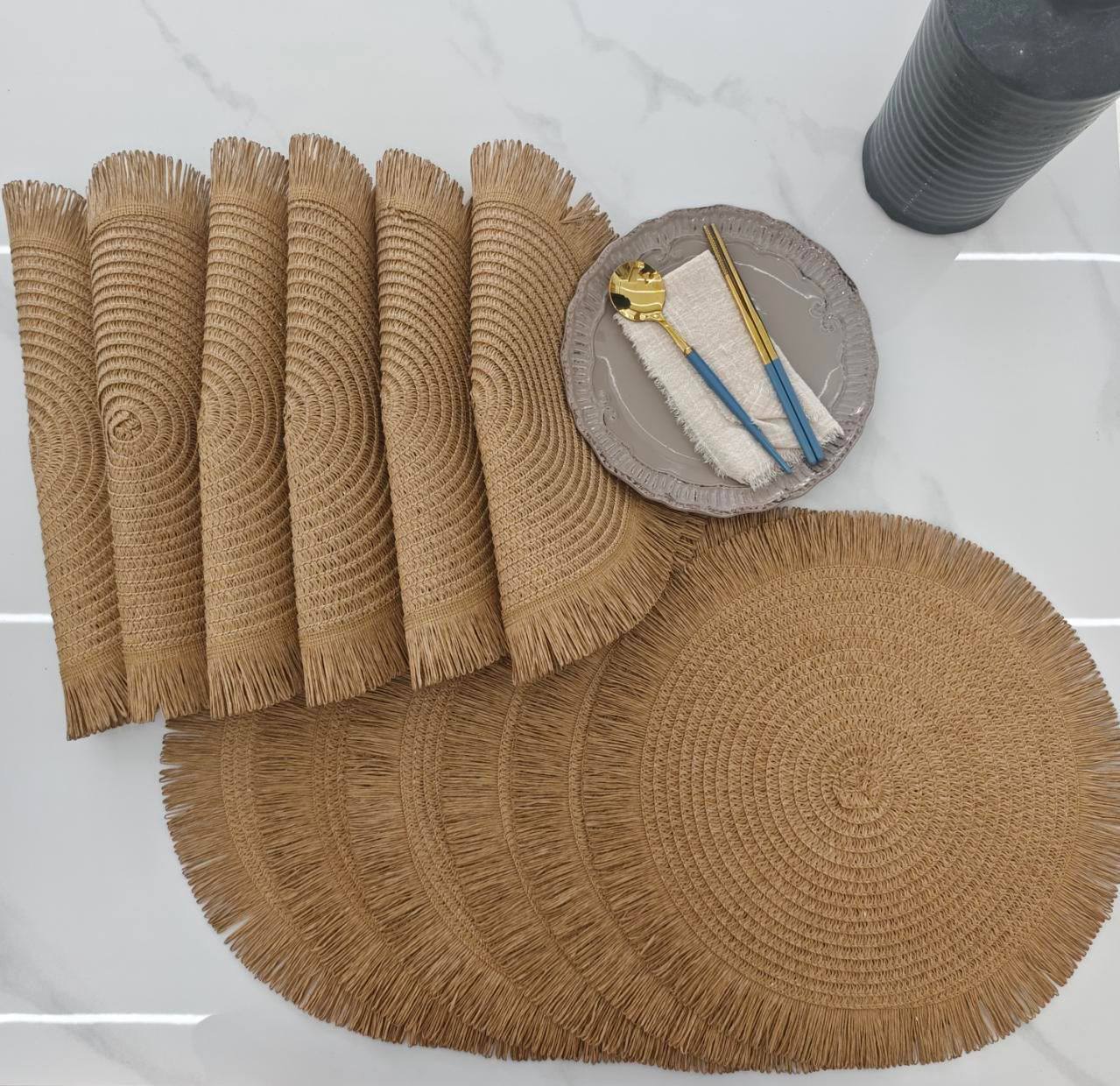 Luxurious woven round rattan Table mats/placemat
Size: 38cms
Colour: Dark brown, light brown and cream white 
6pcs