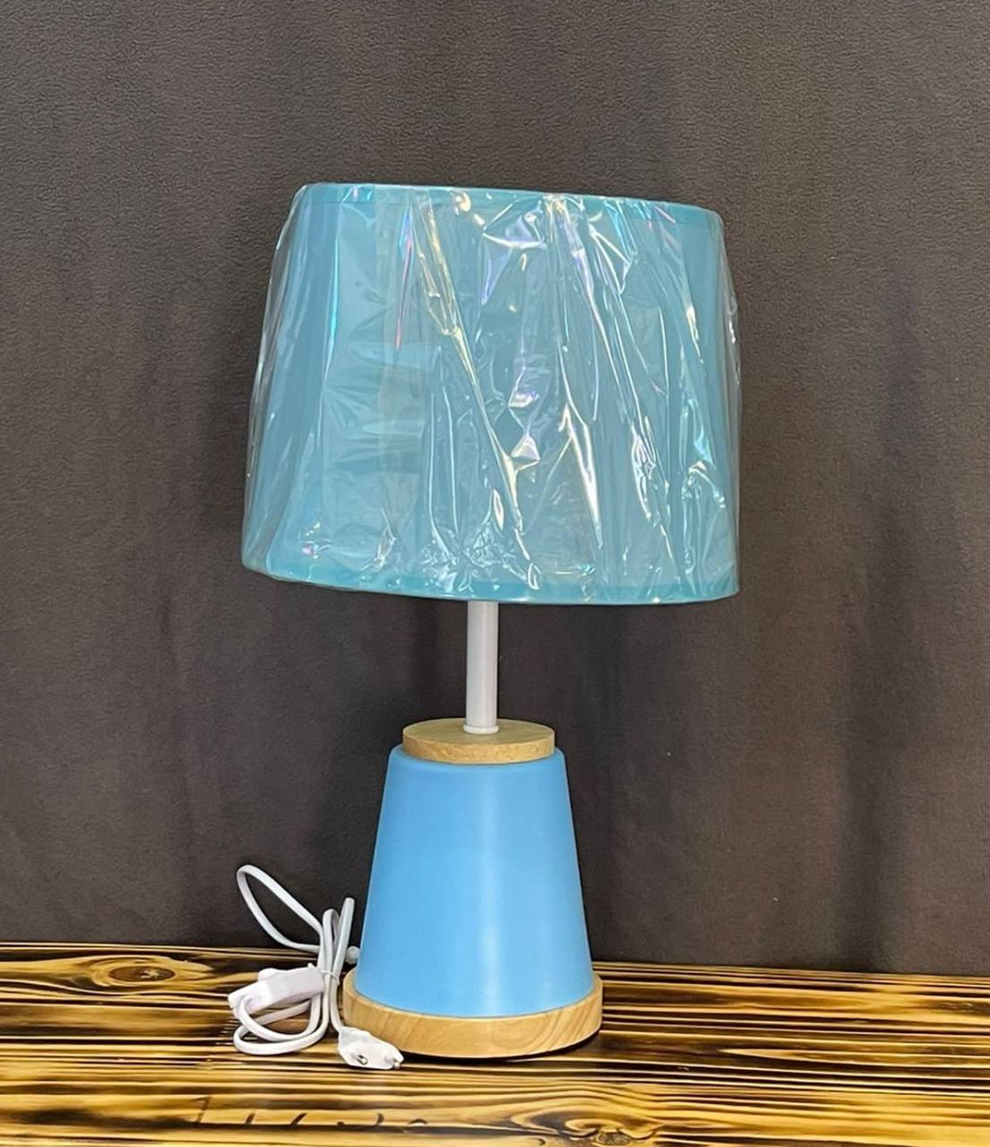 Creative Nordic solid Wood  Table Lamp