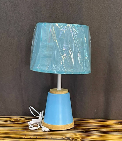 Creative Nordic solid Wood  Table Lamp
