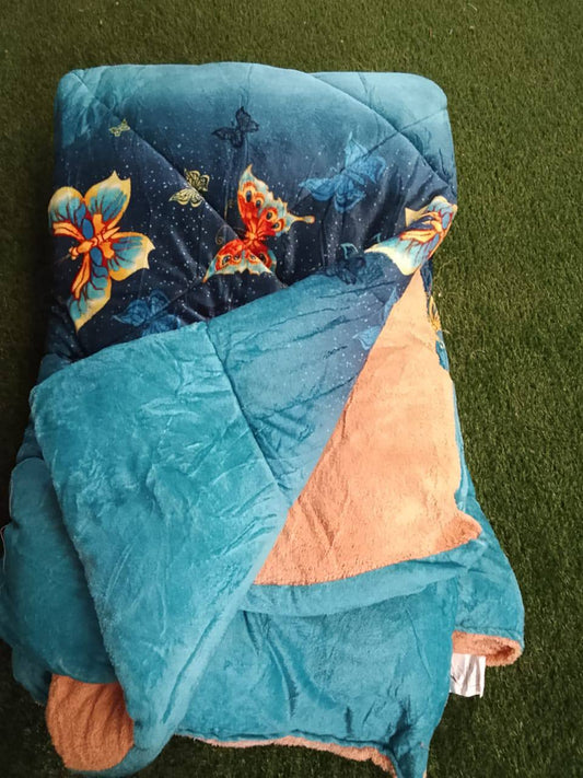 Single warm woolen duvet