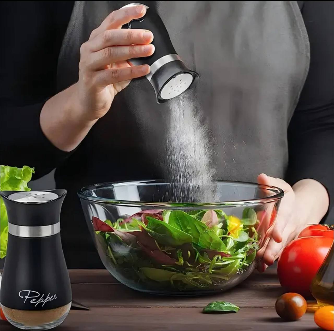 Seasoning glass salt and pepper shake set with holder