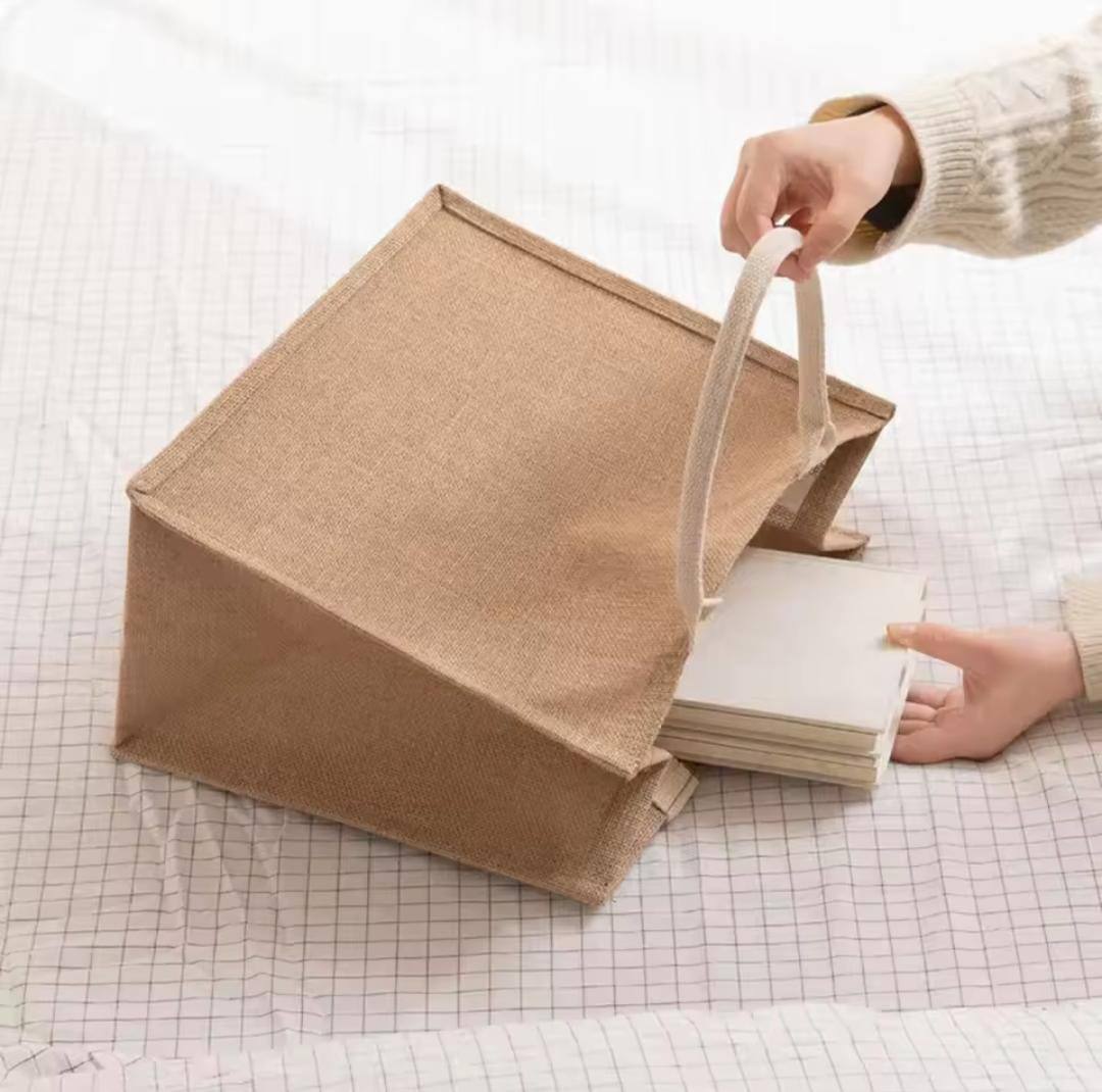 Linen Reusable Eco friendly shopping jute bags
Available in different prints 
Can be used as Burlap gifts packing bags